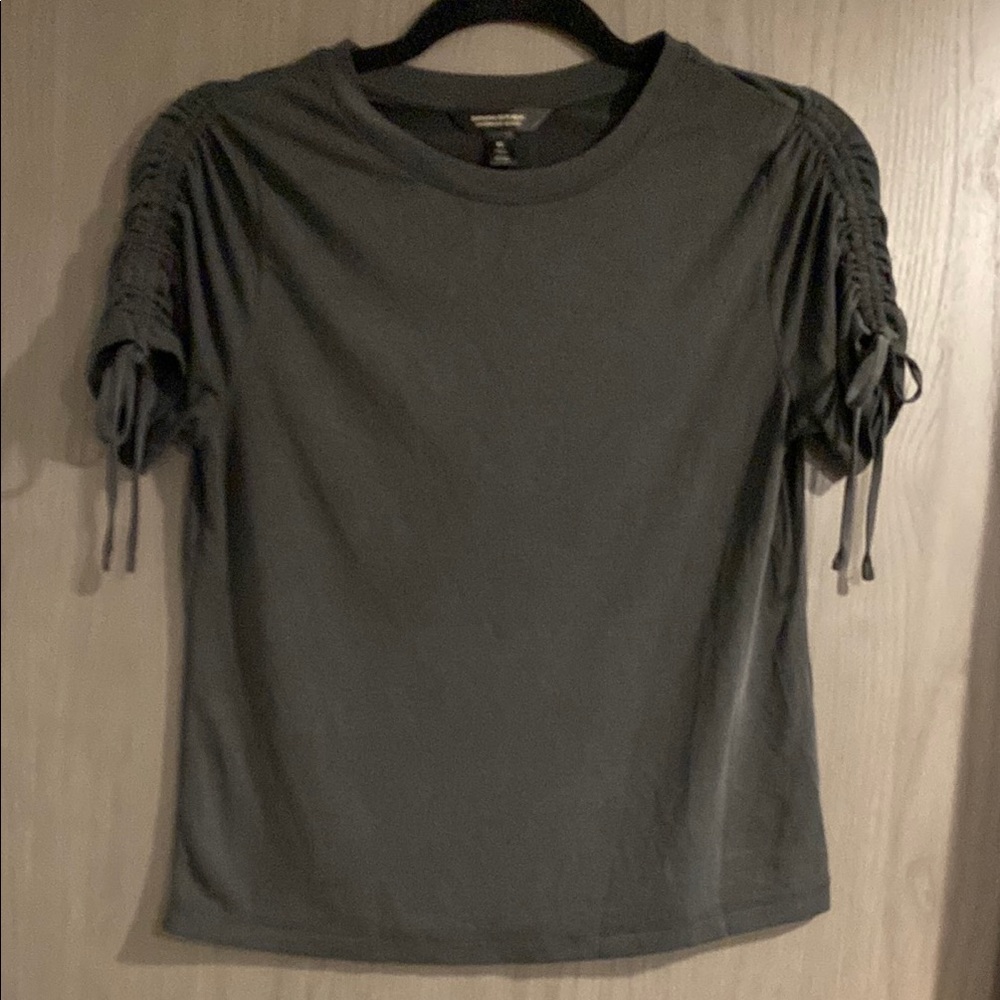Banana Republic Dark Gray Ruched Sleeve Top